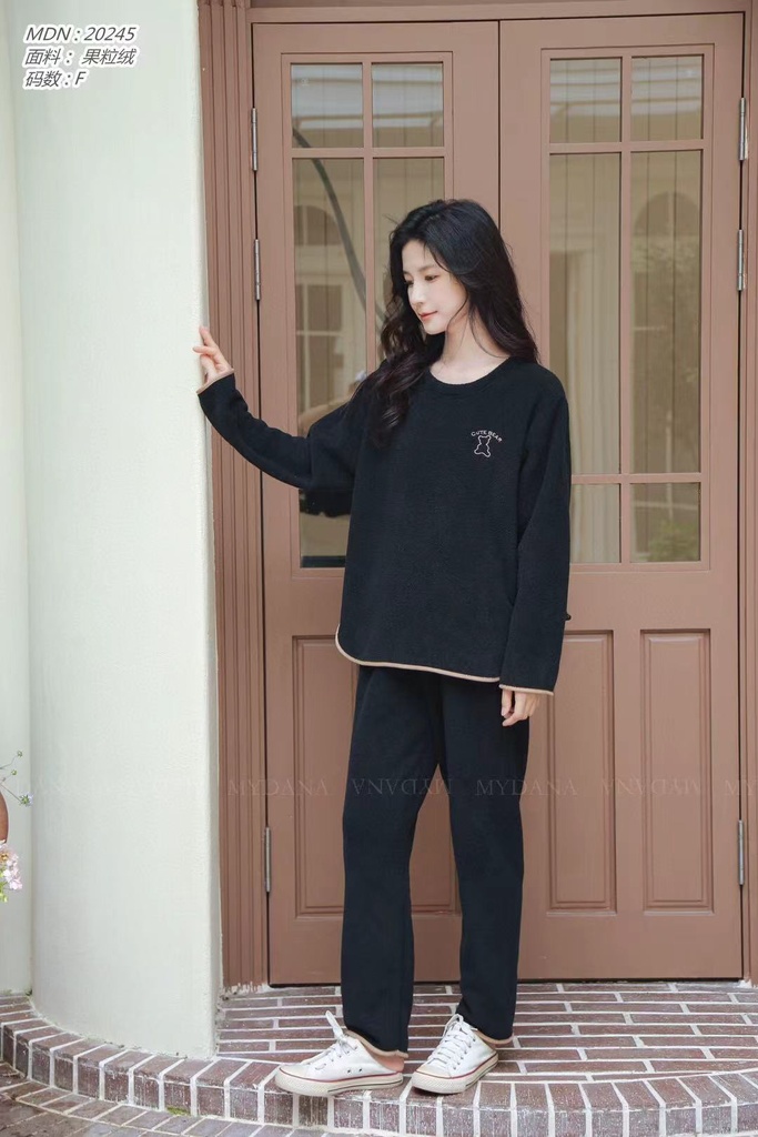 20245 - Loungwear - Black - F - Fruit fluff - 100% polyester