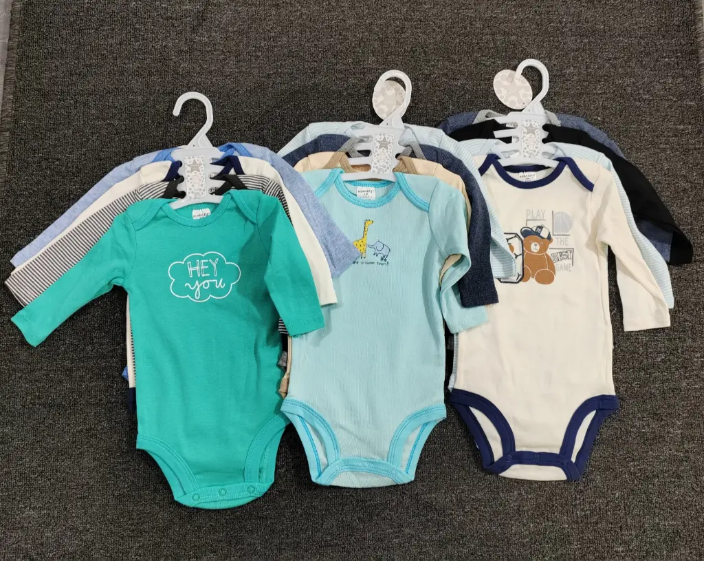 Bodysuits Long sleeve 4 pcs set (M-048-B) Mix colors & Patterns, sizes: 0-3/3-6/6-9 Months